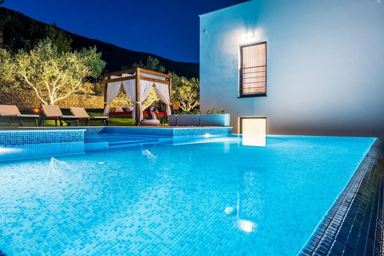 Dalmatian Oasis Luxury Villa Kastela