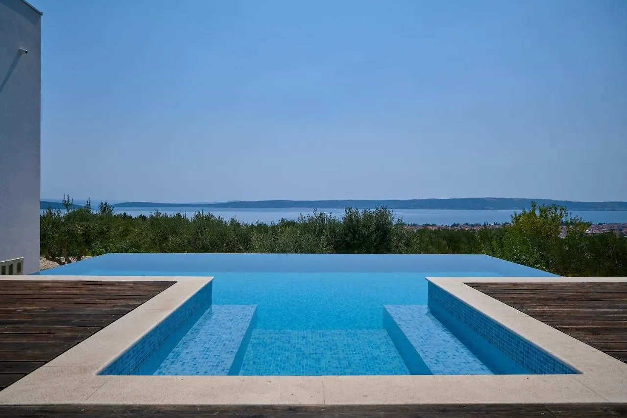 Dalmatian Oasis Luxury Villa Kastela 0*,