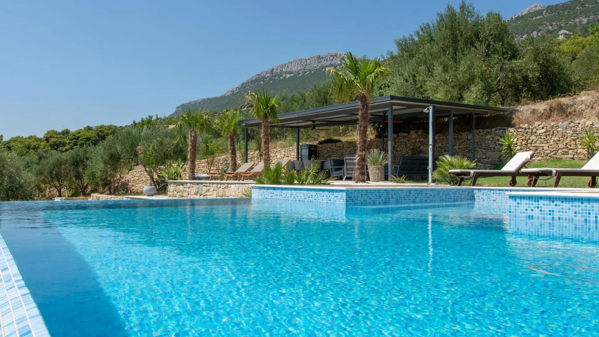 Dalmatian Oasis Luxury Villa Kastela 0*,