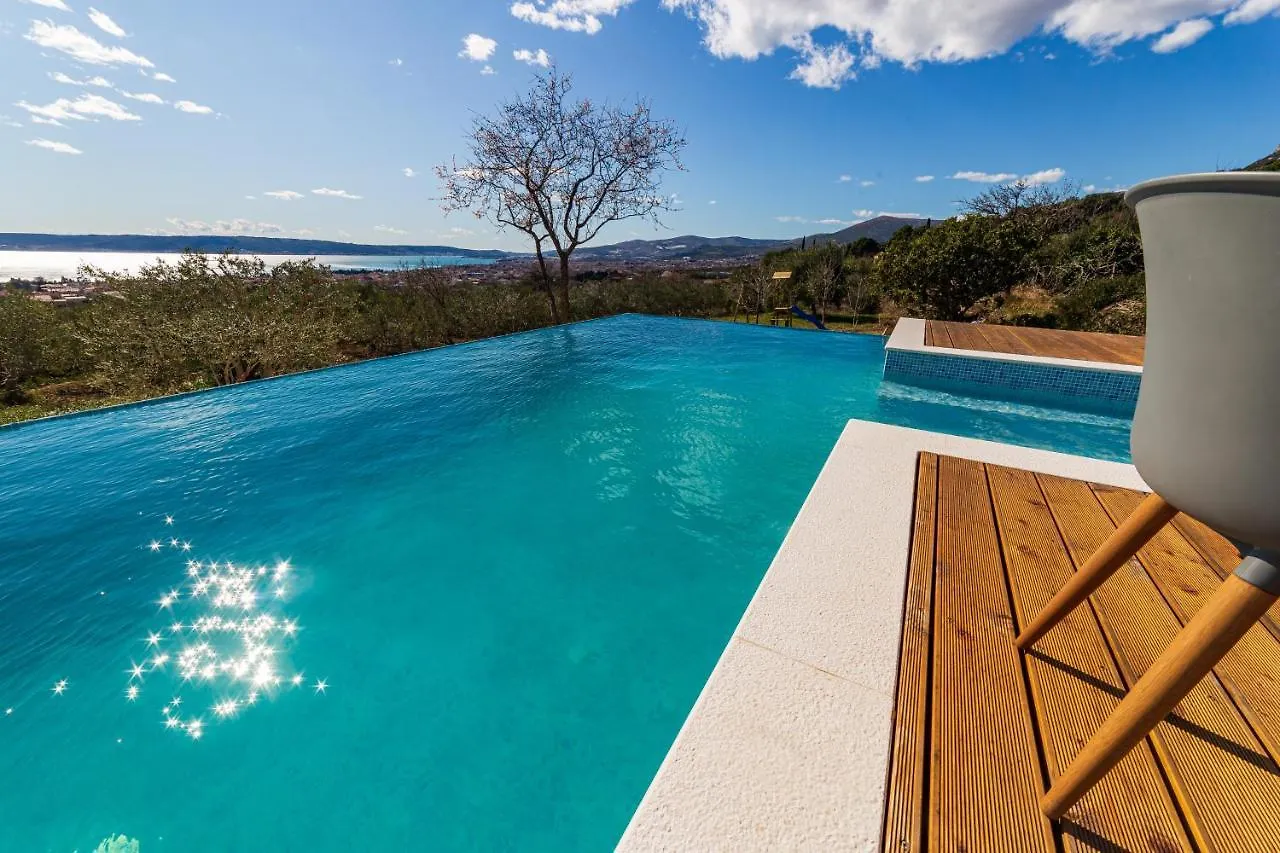 Dalmatian Oasis Luxury Villa Kastela