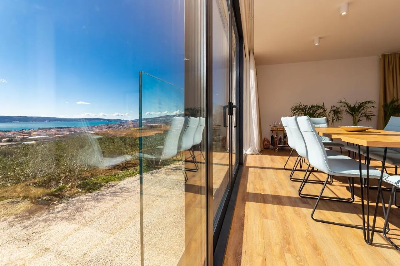 Dalmatian Oasis Luxury Villa Kastela 0*,