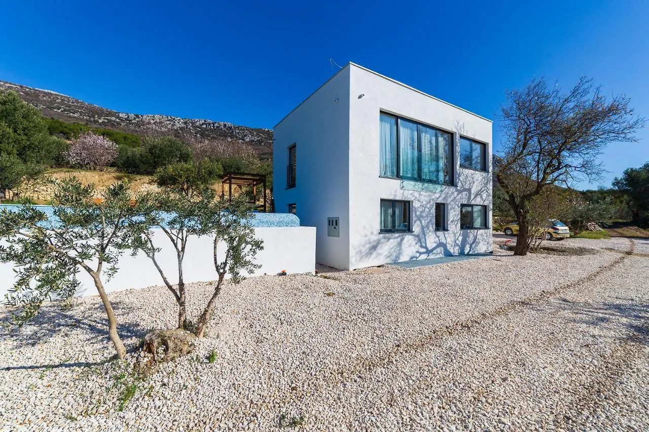 Dalmatian Oasis Luxury Villa Kastela 0*,